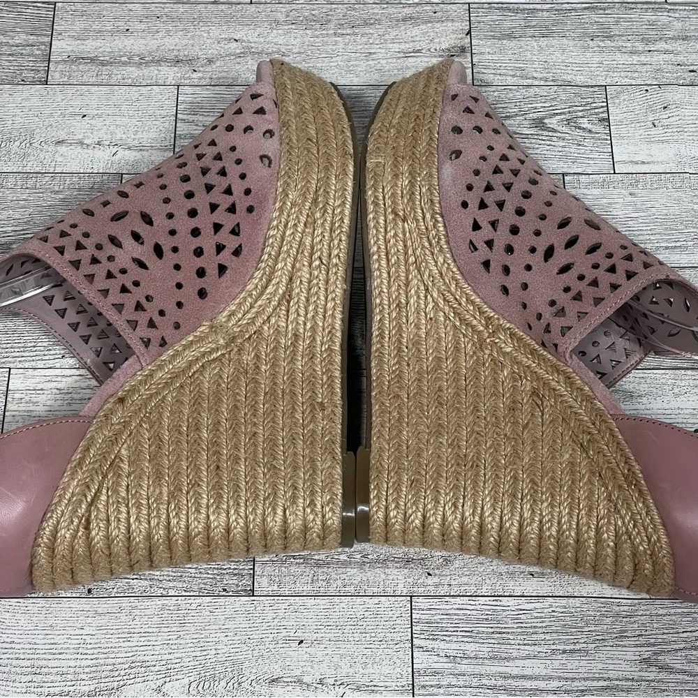 Marc Fisher Laser Cut Out Wedge Espadrille Pink Sandals Women’s Shoe size 9.5 M - Picture 4 of 6